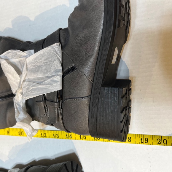 Gray Knee High Chunky Sole Boots Dream Pairs Atlanta New in Box - Picture 3 of 8